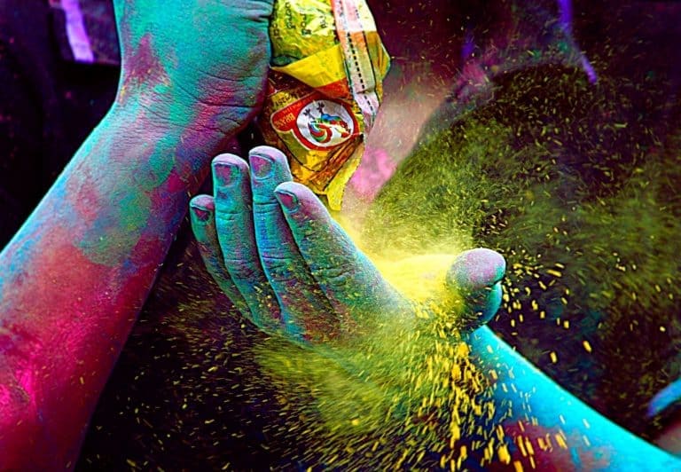 Play Holi in the metaverse New Technology