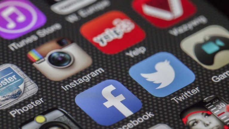Facebook, Twitter to be banned in India tomorrow ? New guidelines