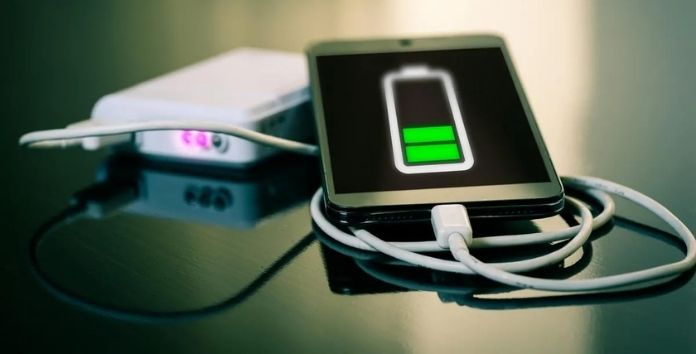 10 myths about charging your mobile battery
